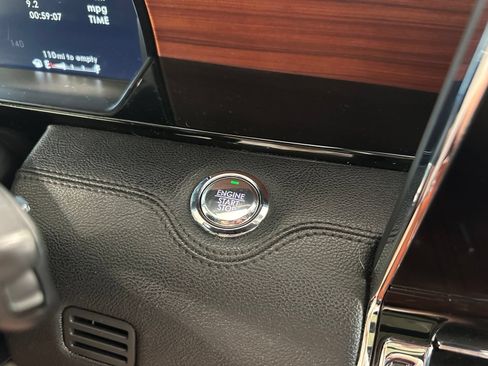 Used 2021 Lincoln Navigator Reserve w/ Luxury Package AWD/4WD image 23