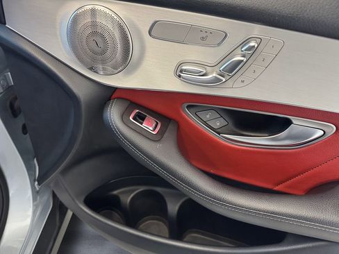 Used 2021 Mercedes-Benz GLC 300 4MATIC image 15