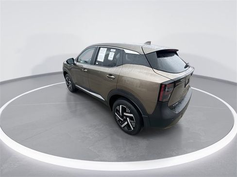 Certified 2025 Nissan Kicks SV image 6