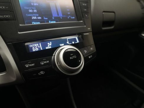 Used 2014 Toyota Prius V Two FWD image 22