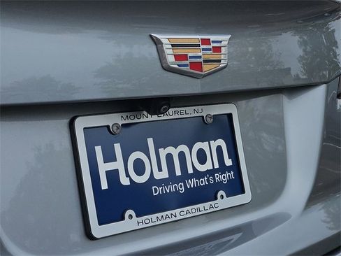 Used 2024 Cadillac XT4 Premium Luxury image 35