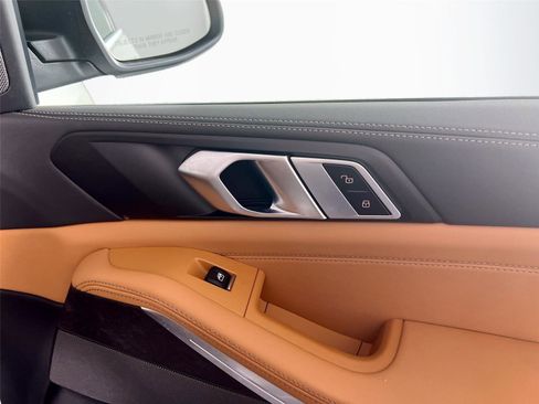 Used 2025 BMW X5 xDrive50e w/ Premium Package image 30