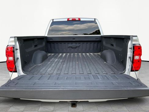 Used 2018 Chevrolet Silverado 1500 LT w/ Redline Edition AWD/4WD image 7