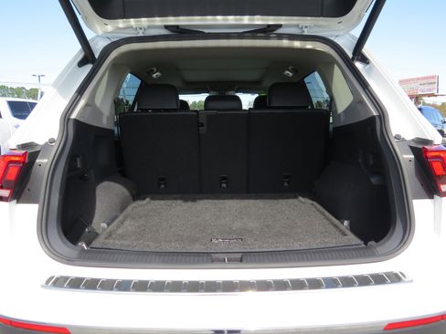 Used 2021 Volkswagen Tiguan SEL image 14