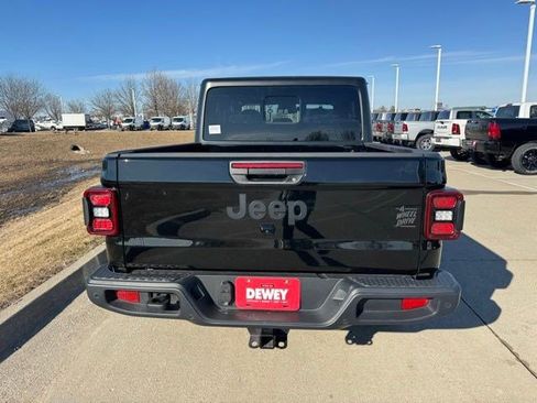 New 2026 Jeep Gladiator Sport AWD/4WD image 6