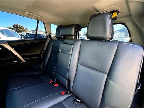 Used 2018 Toyota RAV4 Limited image 15