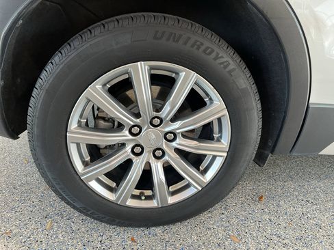 Used 2020 Cadillac XT4 Premium Luxury FWD image 33