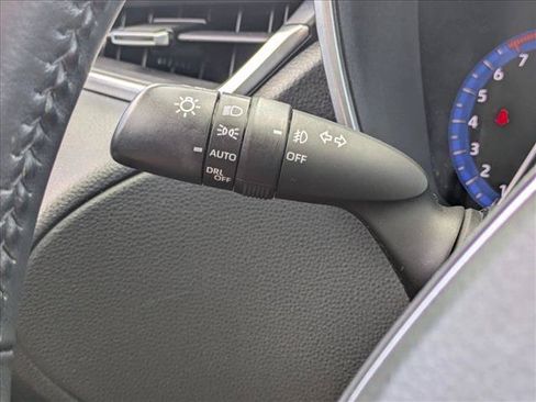 Used 2022 Toyota Corolla Cross XLE w/ Convenience Package FWD image 14