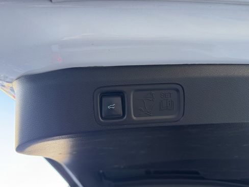 Used 2018 Ford Expedition XLT w/ Equipment Group 202A image 17