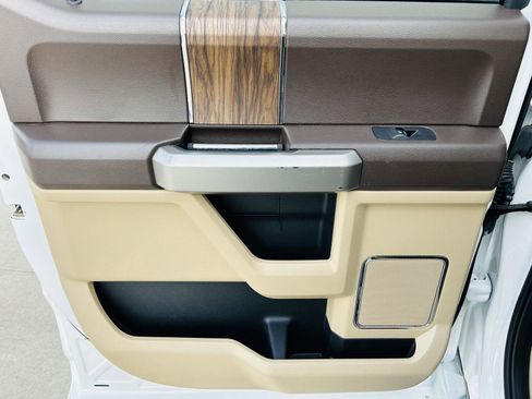 Used 2020 Ford F150 Lariat w/ Trailer Tow Package image 26