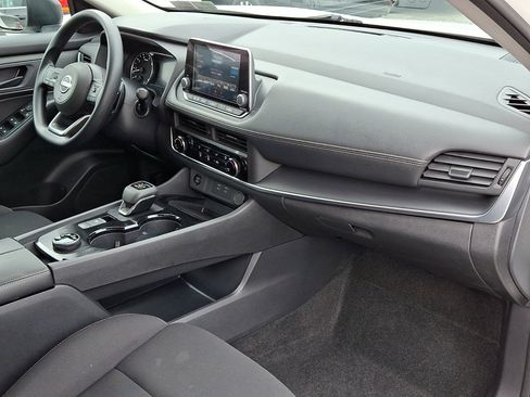 Used 2024 Nissan Rogue S AWD/4WD image 10