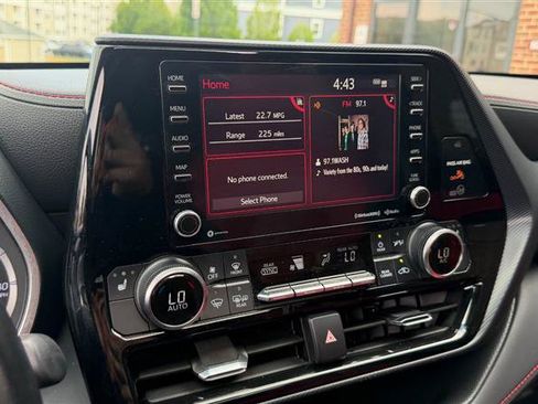 Used 2021 Toyota Highlander XSE FWD image 36