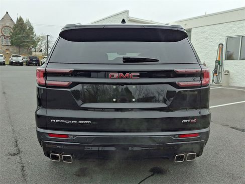 Used 2025 GMC Acadia AT4 image 5