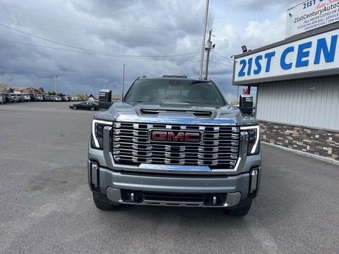 Used 2025 GMC Sierra 3500 Denali AWD/4WD image 2