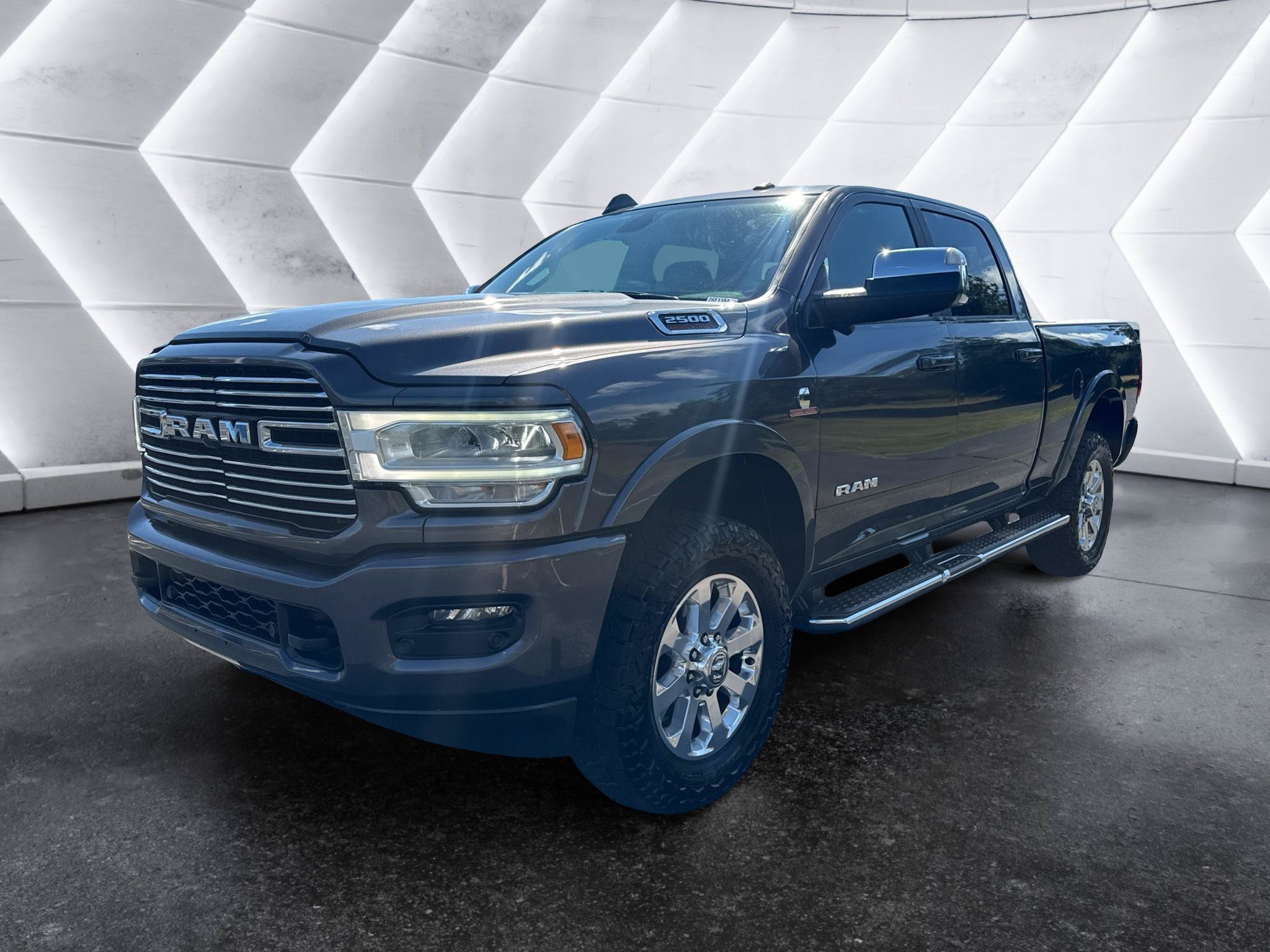 Used 2021 RAM 2500 Laramie AWD/4WD image 3