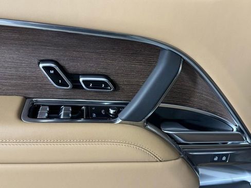 New 2025 Land Rover Range Rover SE image 15