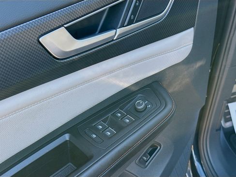 Used 2024 Volkswagen Atlas Peak Edition SEL image 22