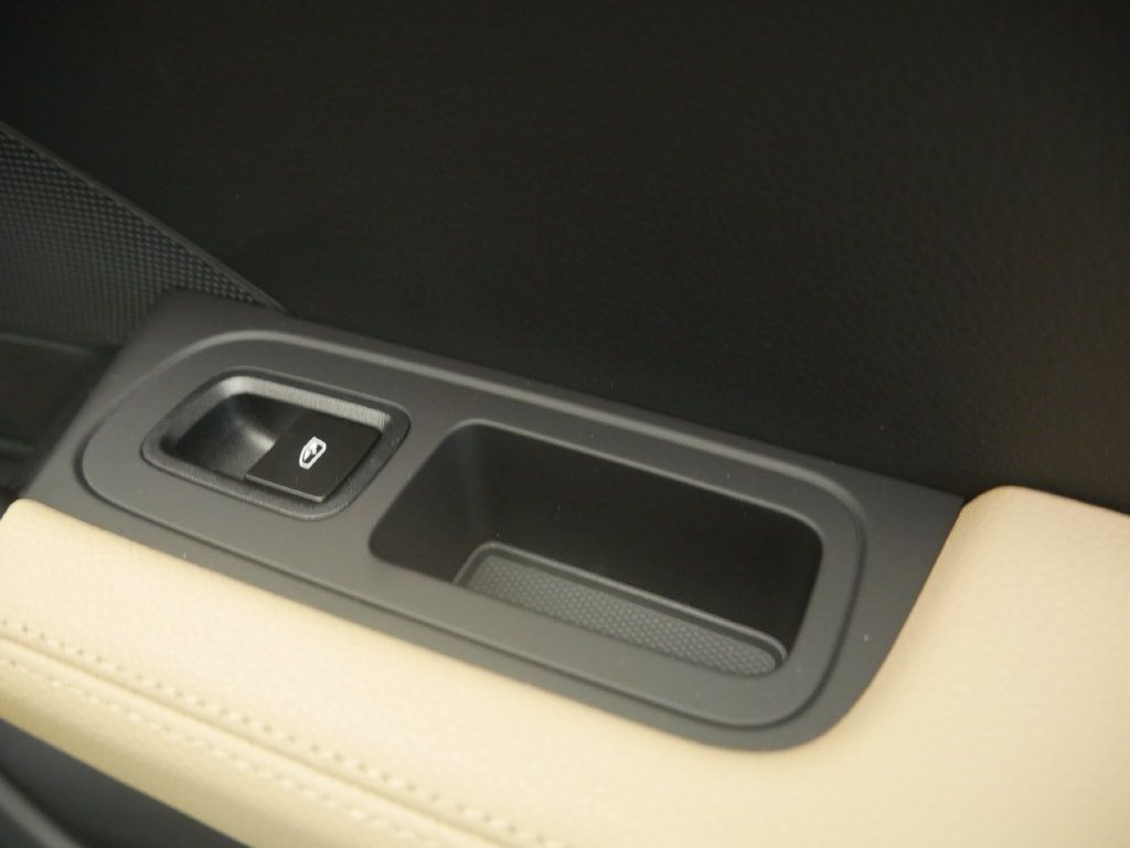 Certified 2026 Porsche Cayenne AWD/4WD image 29