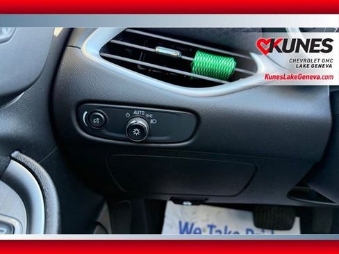 Used 2023 Chevrolet Malibu LT image 42