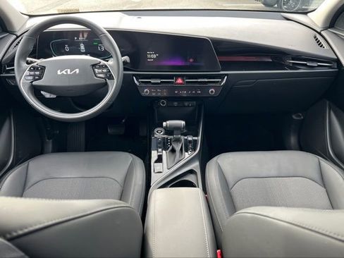 Certified 2024 Kia Niro EX image 11