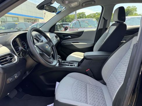 Used 2022 Chevrolet Equinox LS w/ Driver Confidence II Package AWD/4WD image 13