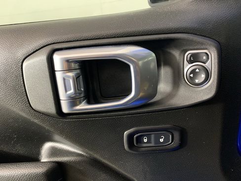 Used 2022 Jeep Wrangler Unlimited Sport image 14