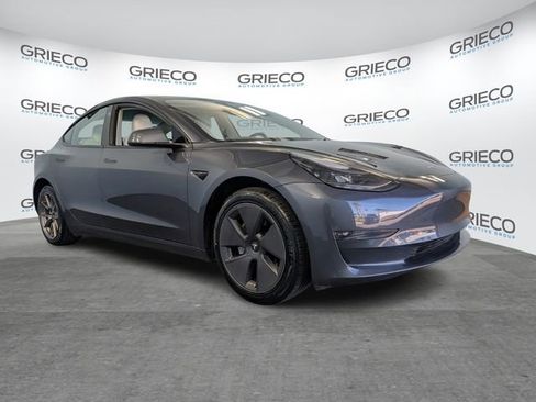 Used 2023 Tesla Model 3 Standard Range image 1