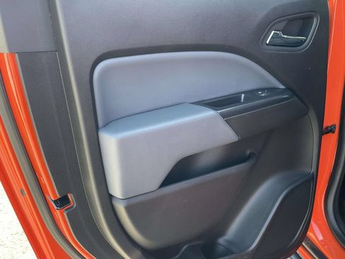 Used 2020 Chevrolet Colorado Z71 AWD/4WD image 12