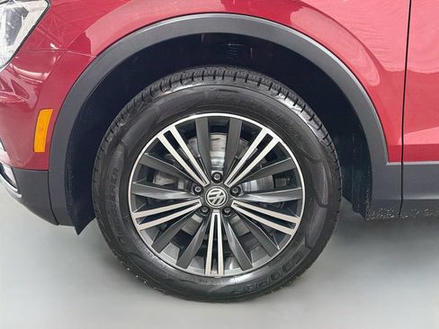 Used 2018 Volkswagen Tiguan SEL AWD/4WD image 33