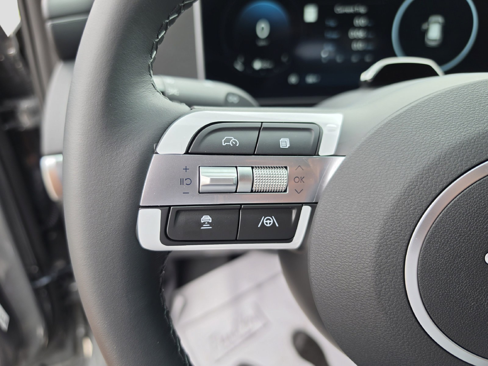 New 2026 Hyundai Tucson SEL FWD image 32