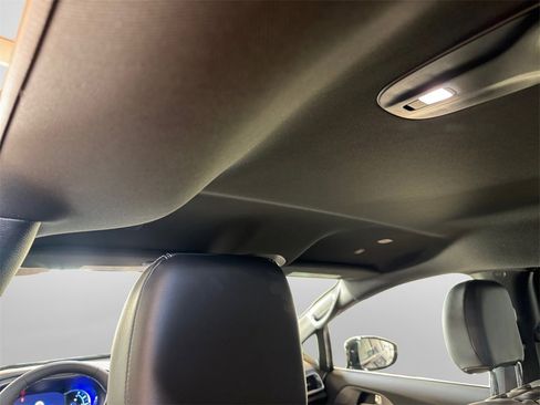 Used 2025 Chrysler Pacifica Select w/ Uconnect Theater Family Group image 23