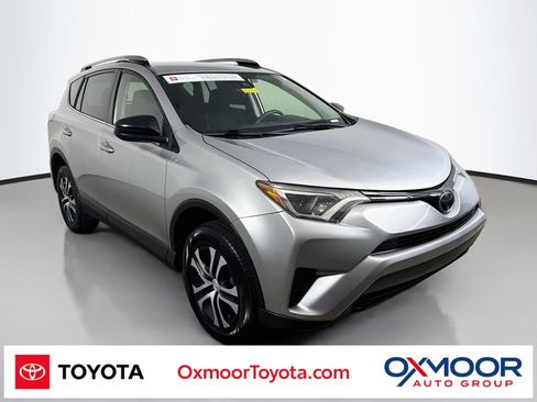 Used 2018 Toyota RAV4 LE FWD image 1