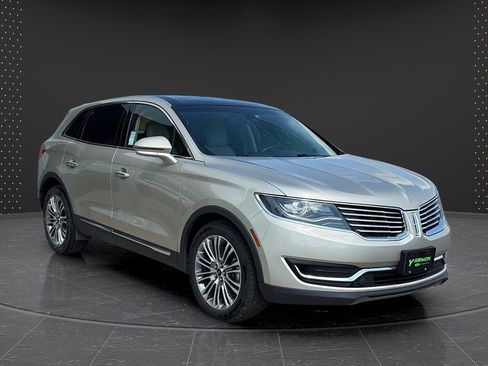 Used 2017 Lincoln MKX Reserve AWD/4WD image 6
