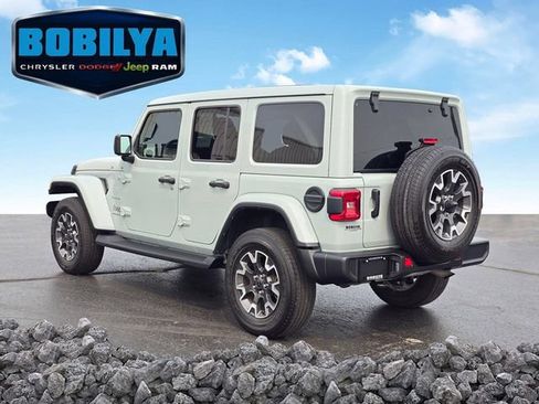 Used 2024 Jeep Wrangler Unlimited Sahara AWD/4WD image 4
