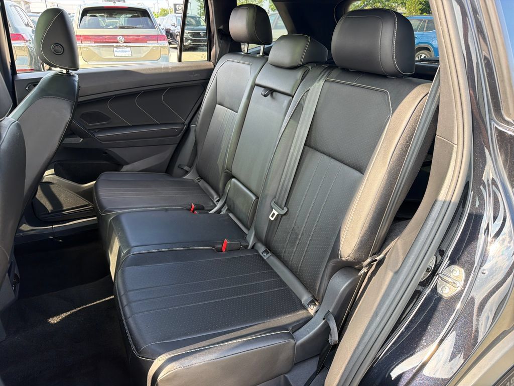 Certified 2023 Volkswagen Tiguan SE R-Line AWD/4WD image 22
