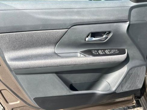 Certified 2025 Nissan Kicks SV image 11