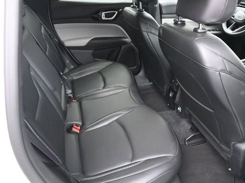 Used 2026 Jeep Compass Limited AWD/4WD image 25
