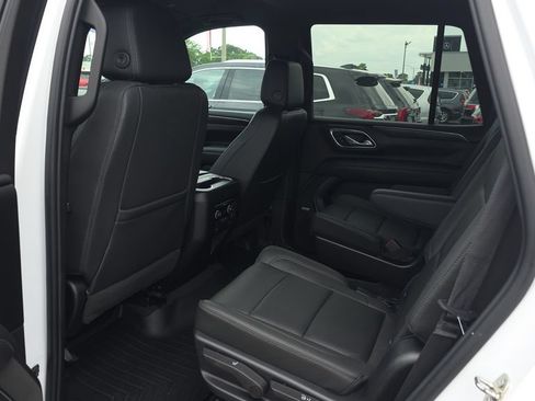 Used 2023 Chevrolet Tahoe Z71 w/ Luxury Package AWD/4WD image 23