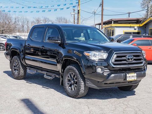 Used 2023 Toyota Tacoma SR5 image 3