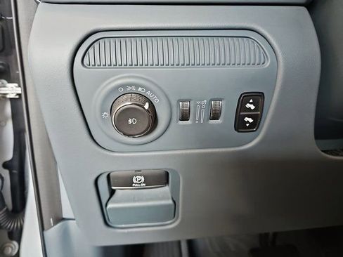 Used 2023 Jeep Grand Wagoneer Series III image 28