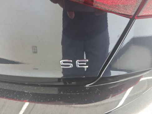 New 2026 Volkswagen Jetta SE FWD image 12