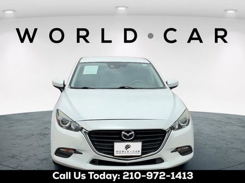 Used 2018 MAZDA MAZDA3 Touring FWD image 2