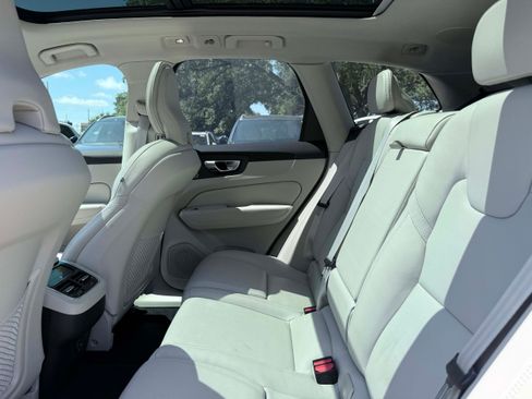 Certified 2024 Volvo XC60 B5 Ultimate w/ Protection Package Premier AWD/4WD image 12
