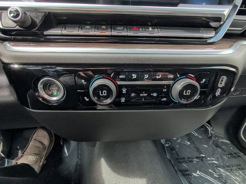 Used 2022 Chevrolet Silverado 1500 LT image 22