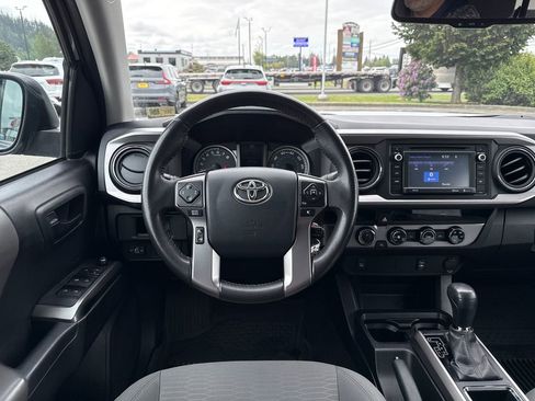 Used 2017 Toyota Tacoma SR5 w/ Tow Package AWD/4WD image 21