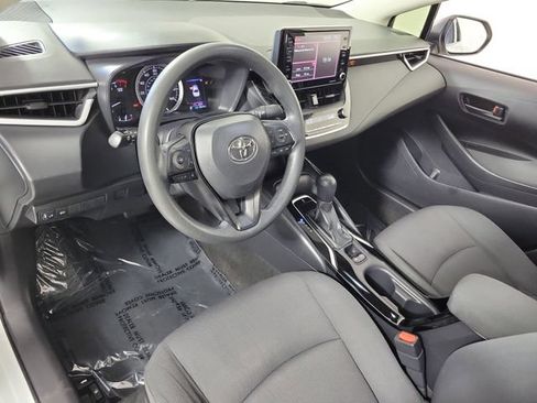 Used 2022 Toyota Corolla LE w/ LE Convenience Package FWD image 18