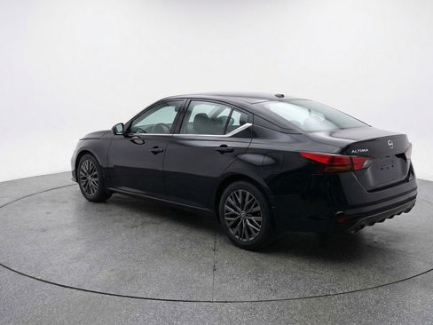 Used 2025 Nissan Altima 2.5 SV image 6