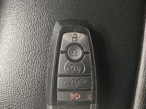 Used 2021 Ford Explorer XLT w/ Equipment Group 202A RWD image 32