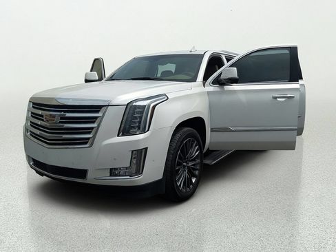 Used 2020 Cadillac Escalade ESV Platinum RWD image 11