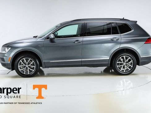 Used 2020 Volkswagen Tiguan SE FWD image 2